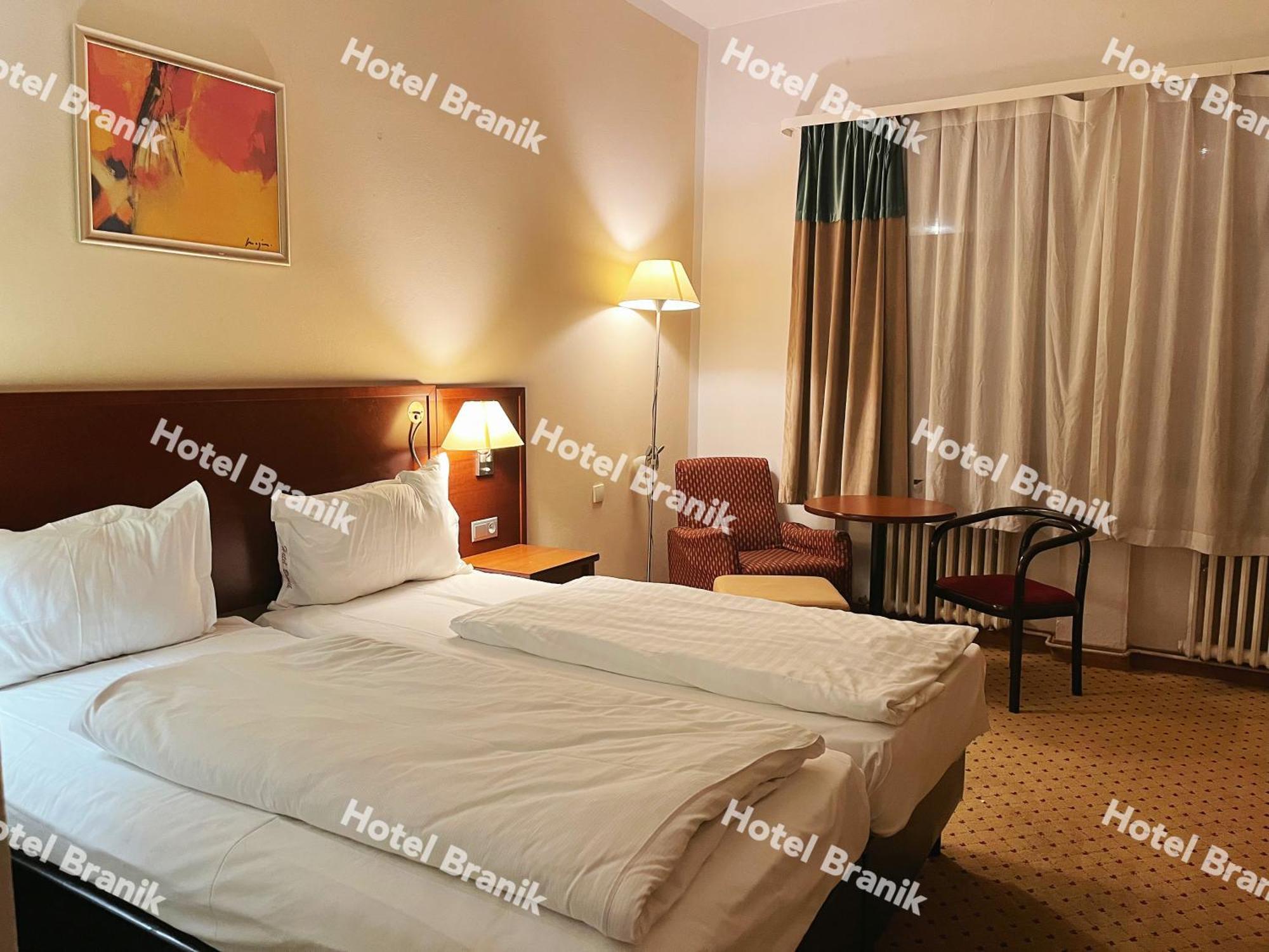 פראג Hotel Branik מראה חיצוני תמונה